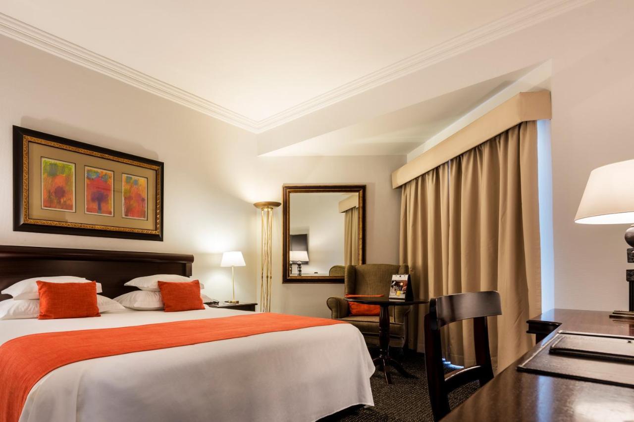 Hotel Alvalade Luanda Exterior photo