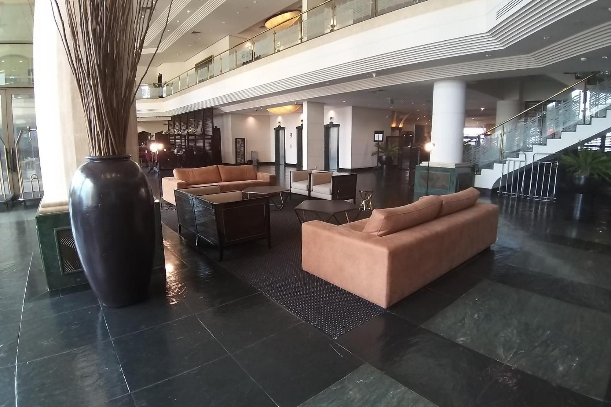 Hotel Alvalade Luanda Exterior photo