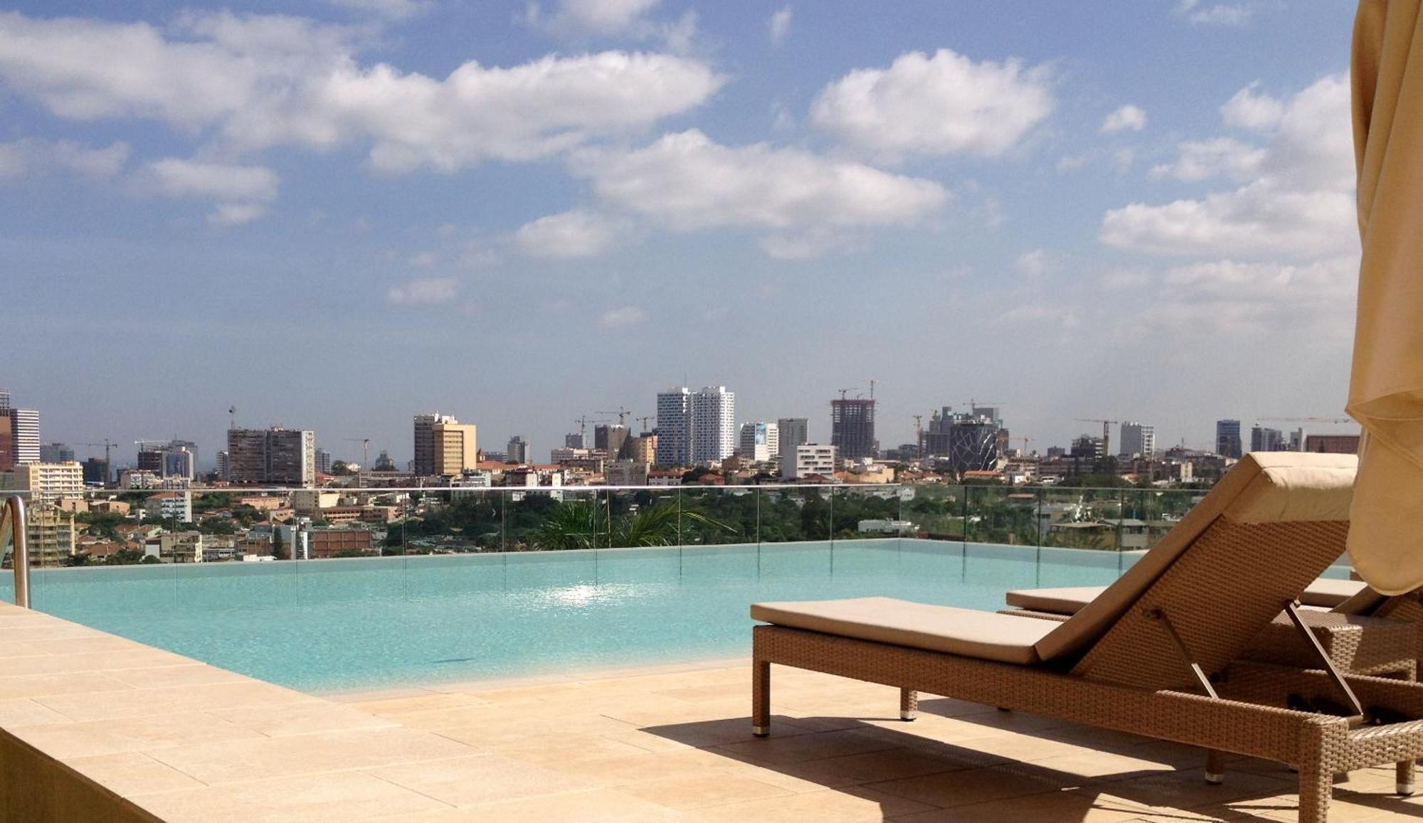 Hotel Alvalade Luanda Exterior photo
