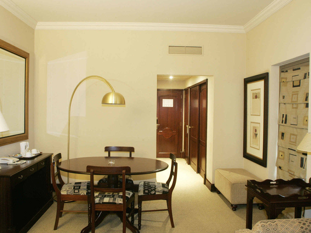 Hotel Alvalade Luanda Exterior photo